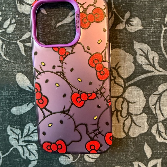 Hello Kitty IPhone 16 Pro case - Picture 2 of 4
